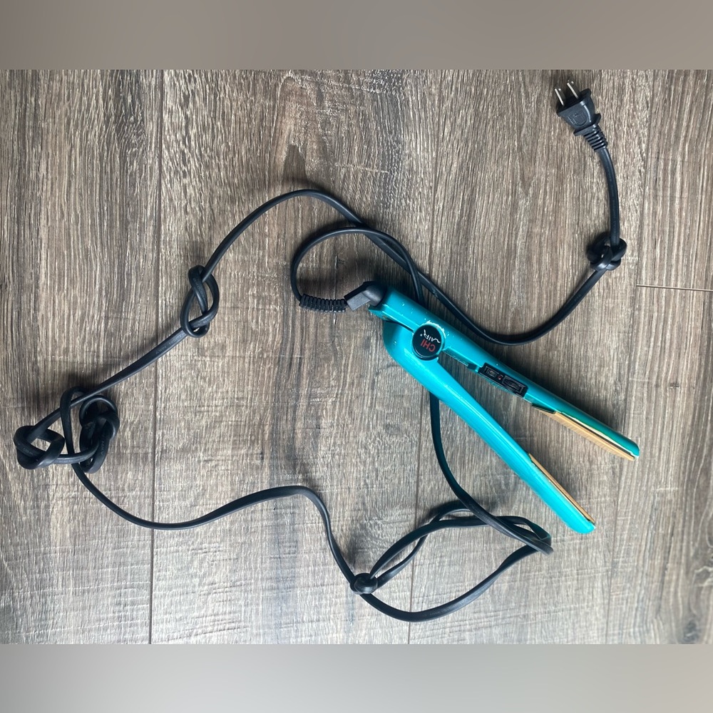 Chi flat iron. Has wear but works